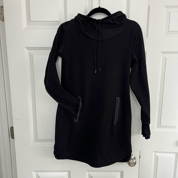 Athleta Tops - Athleta sweatshirt, size M